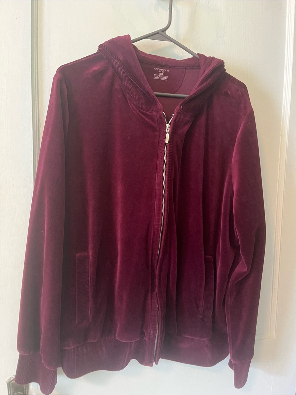 Y2K Vintage Jones New York Sport Velour Hoodie in Wine